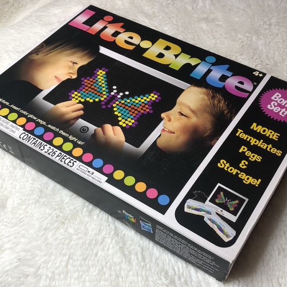 Light Brite Bonus Set More Templates, Pegs and Storage Hasbro - Picture 2 of 8